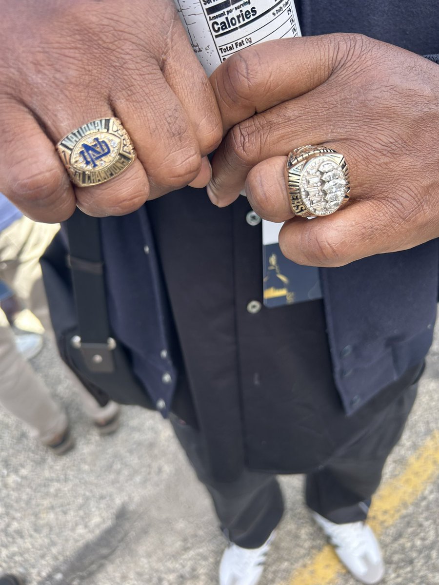 TheOGc1's tweet photo. ~todays tailgating experience:☘️☘️☘️☘️ #RickyWaters #AllenPinkett 😮💨 https://t.co/8e0PP4i4n9