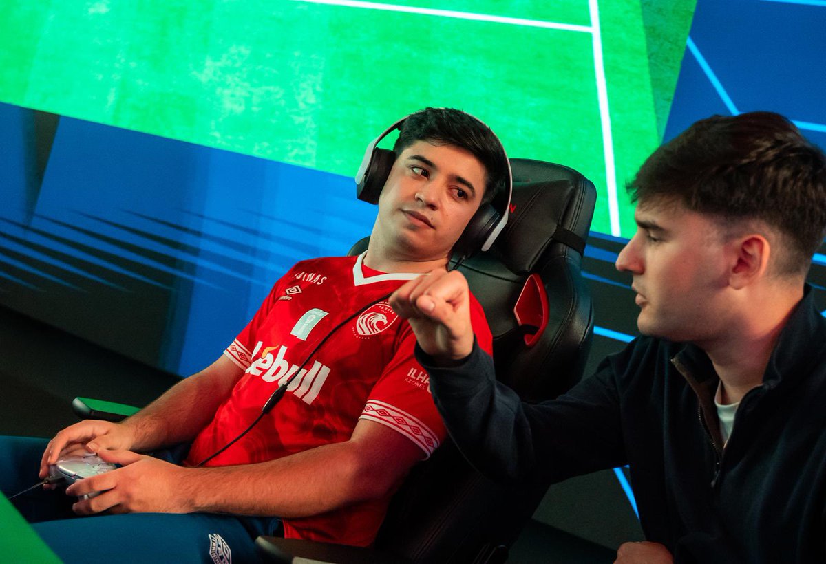 TOP 2 eLiga Portugal 💔🥈

Perdemos la final con clasificar al mundial, dura derrota pero sé que jugaré ese mundial que me cortó la pandemia.

Clasificados a la eChampions League en mayo, gracias a todo el equipo y a la gente que apoya 😔