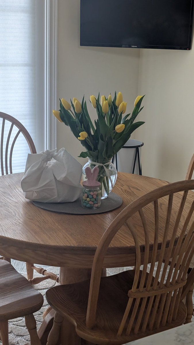 JenWeddell's tweet image. TFW you're really happy to have your Mum back on 🇨🇦 soil
#bestdaughter