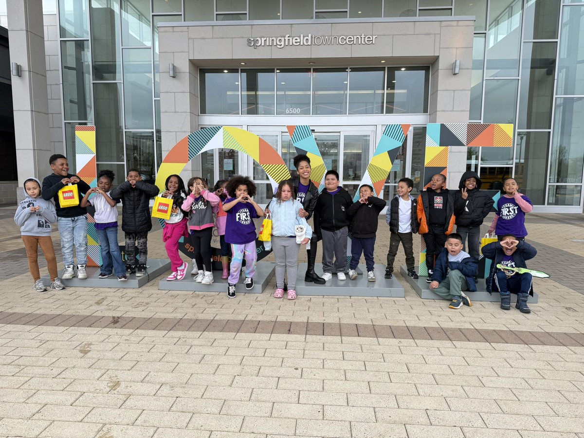 MissH_GotClass's tweet photo. Lego Land has been my favorite trip yet!! Very engaging and lots of learning! https://t.co/tgF3SLJahy
