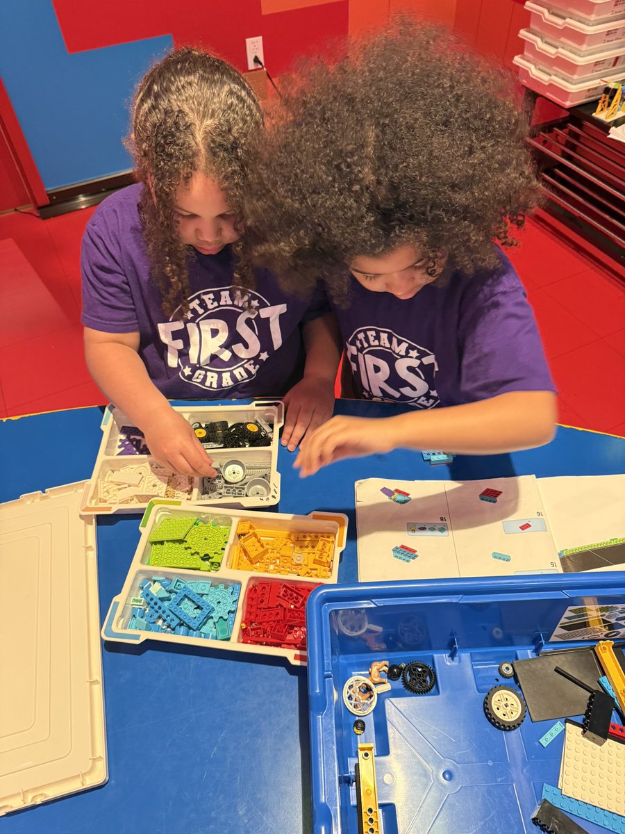 MissH_GotClass's tweet photo. Lego Land has been my favorite trip yet!! Very engaging and lots of learning! https://t.co/tgF3SLJahy