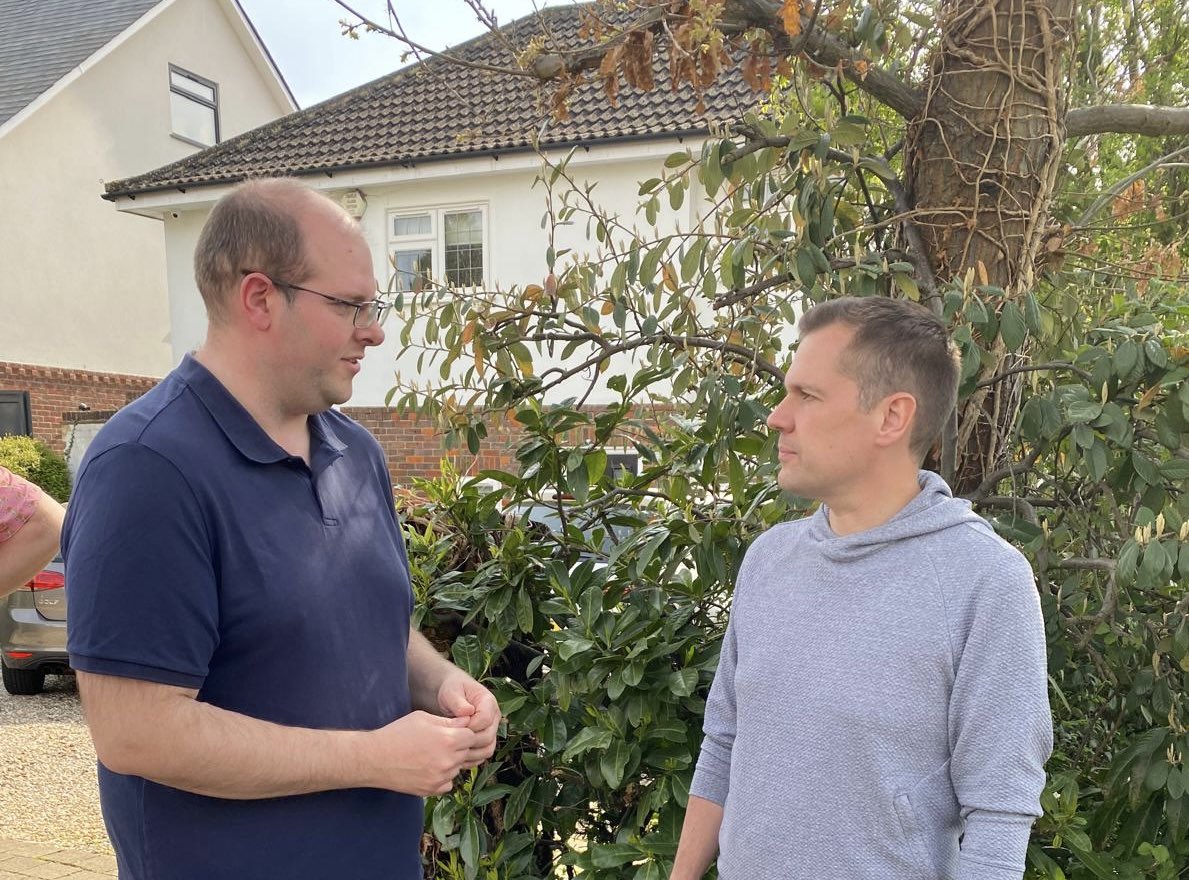 JAshEdwards's tweet image. Fantastic to catch up with Shadow Justice Secretary @RobertJenrick in Hertfordshire today while out speaking with residents