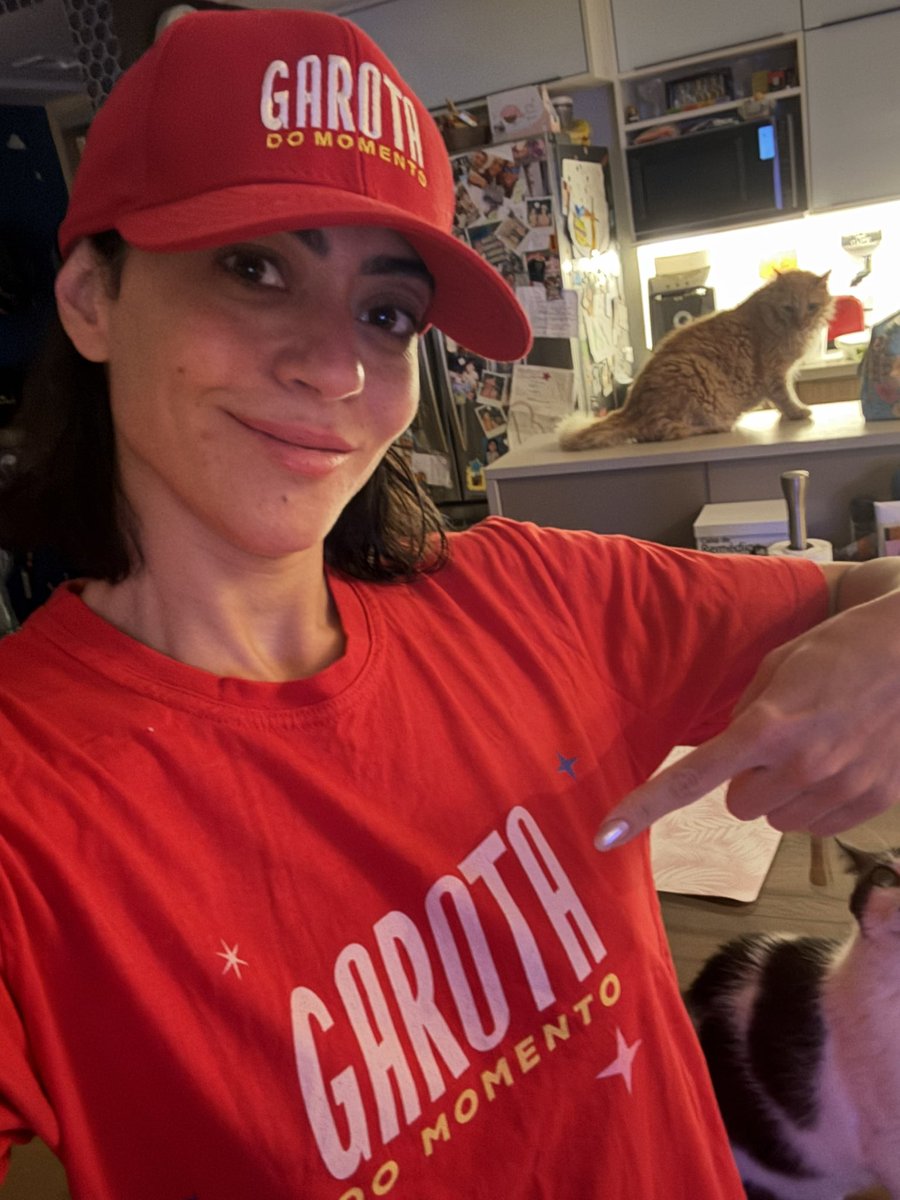 * Carol Castro * tweet media