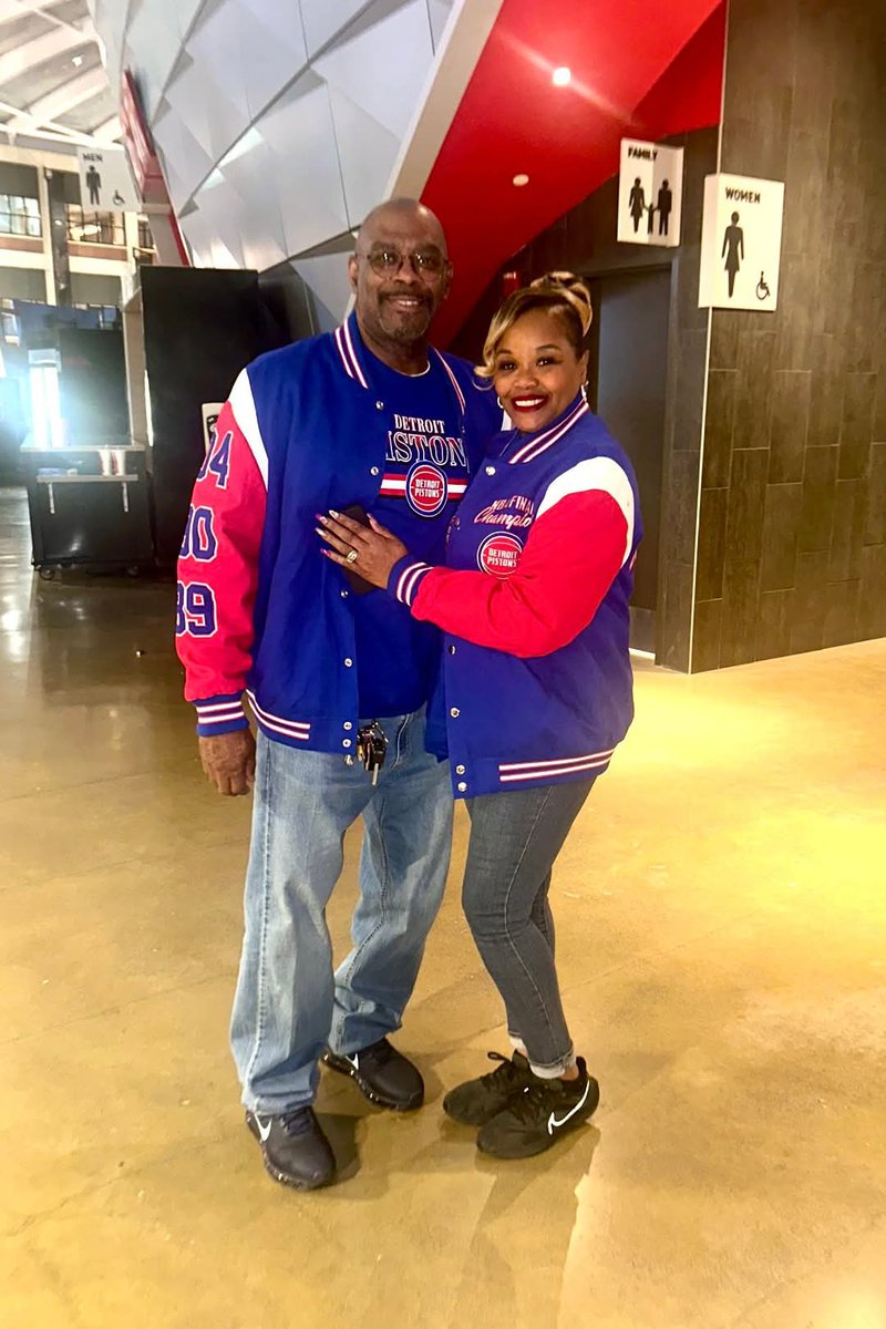 VBMnation's tweet photo. More pictures from our night of fun and fellowship, watching the Pistons play the Milwaukee Bucks.  We’re a church that loves family, fellowship, and having fun!  #VBMNation #Familyispriority. #EnjoyingJesus. #Familynight. #DetroitPistonsOuting #funandfellowship. https://t.co/u6fO94xch1