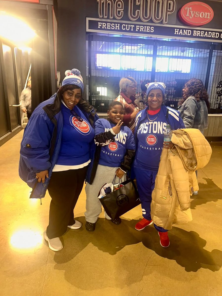 VBMnation's tweet photo. More pictures from our night of fun and fellowship, watching the Pistons play the Milwaukee Bucks.  We’re a church that loves family, fellowship, and having fun!  #VBMNation #Familyispriority. #EnjoyingJesus. #Familynight. #DetroitPistonsOuting #funandfellowship. https://t.co/u6fO94xch1