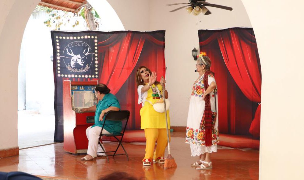 jc_ramirezmarin's tweet photo. Contento por recibir esta mañana a la Compañía Estatal de Teatro Yucateco. Estén pendientes, ¡vienen fantásticos proyectos! 🎭 https://t.co/9Q38NNAOsn