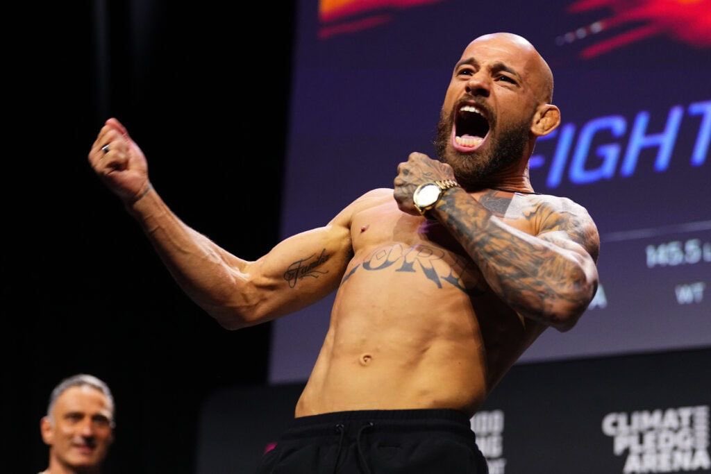 UFC 2U POTD 🥊

Collab w/ <a href="/SportsSciJacob/">Jacob Hewes</a> 

$50 TO SOMEONE WHO ⬇️ 

- Follows <a href="/Kings__Picks/">Kings_Picks</a> &amp; <a href="/SportsSciJacob/">Jacob Hewes</a> 
- Likes/Comments 🔥
- Retweets

Silva’s KO power is real — 4 UFC finishes and counting. Mitchell’s striking defense is wide open, and once Silva stuffs a few takedowns,