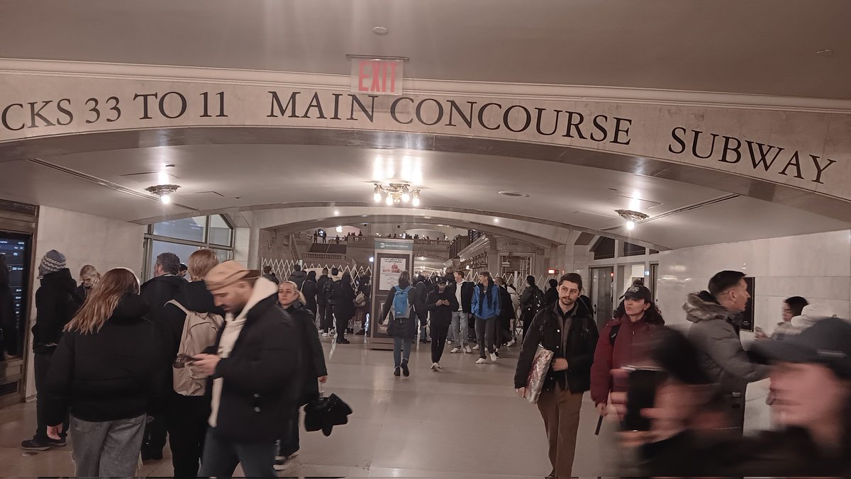 Ok.... story by authorities is that they're locking down in anticipation that the Times Square Mahmoud rally might "spread" to Grand Central. The main lobby of GC is locked down, but the side corridors open for traffic. So, subway working.