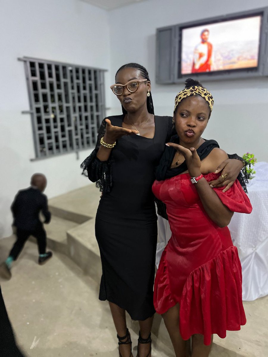 plainlymiriam's tweet photo. This night nah JW's dey hot. More pictures loading......  #Memorialday #jw #jwmemorial #2025memorial https://t.co/olIhWKSJgx