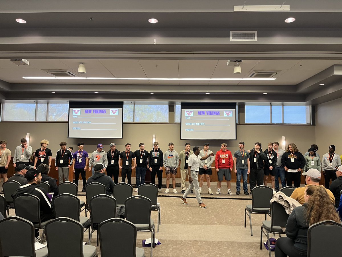 MVC_Football (@movalfootball) on Twitter photo Got a chance to welcome some of our signees home for Valley Experience Day today. Holding your end of the Rope starts now ! #ADT #ValleyWillRoll 🟣🟠🏈 Got a chance to welcome some of our signees home for Valley Experience Day today. Holding your end of the Rope starts now ! #ADT #ValleyWillRoll 🟣🟠🏈