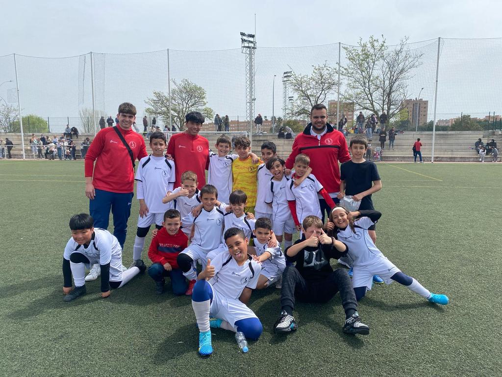 Buen Torneo en Parla de nuestro Benjamin, enhorabuena chicos, aúpa E.D.P