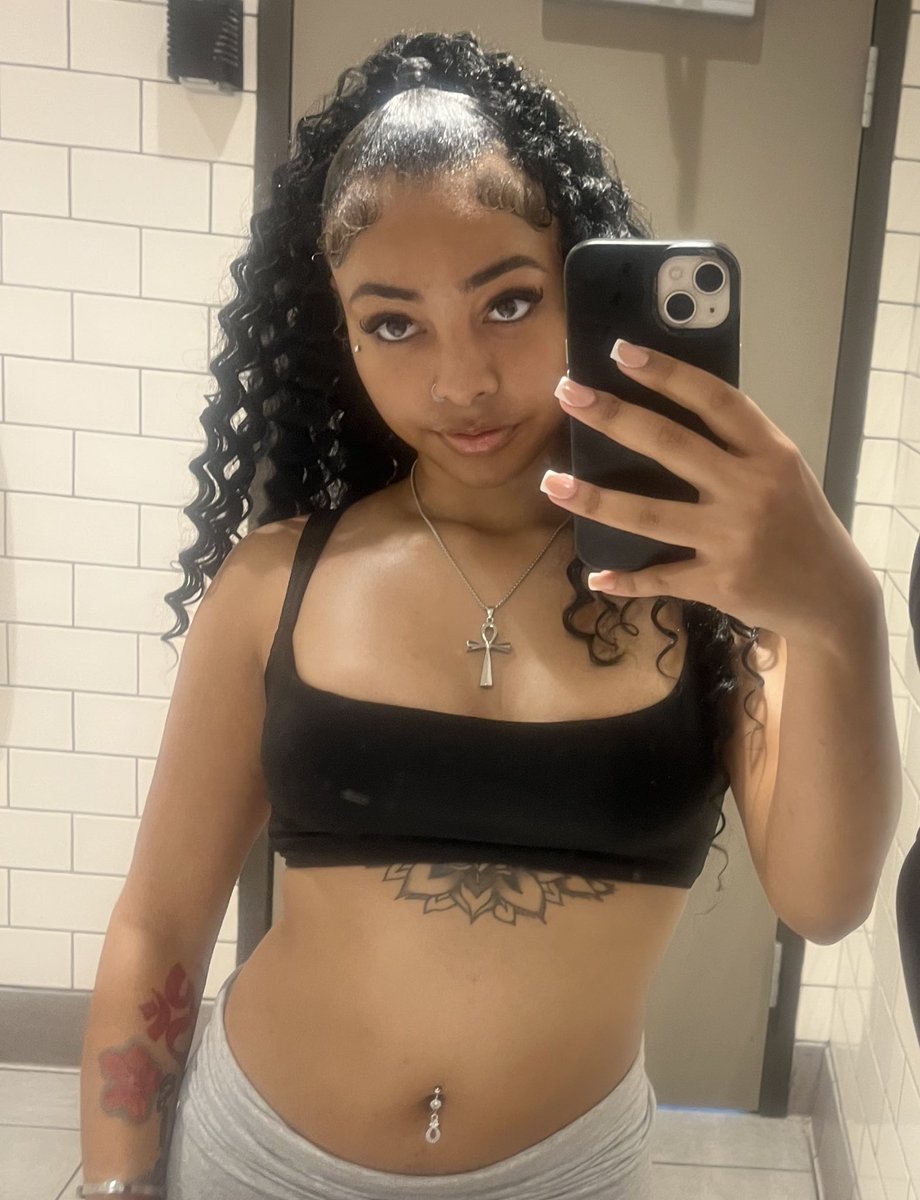 co_brielle's tweet photo. hellooo twitter https://t.co/BOmgLYOuS3