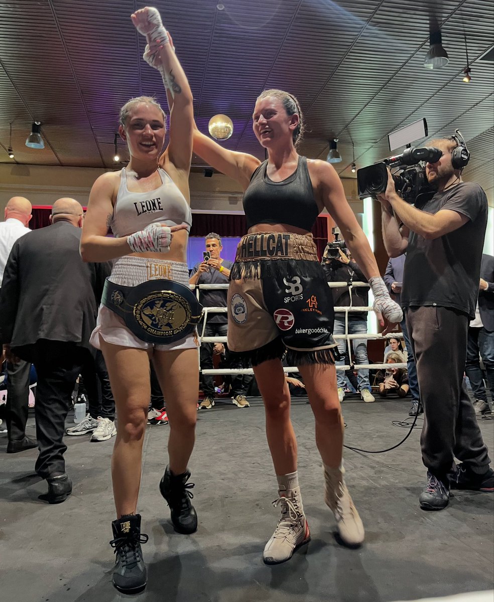 Fantàstica vetllada de boxa. Enhorabona <a href="/TaniaAlvarezBox/">Tania Álvarez</a> per revalidar el campionat europeu pes supergall. Una crack! Has fet un gran combat 🥊