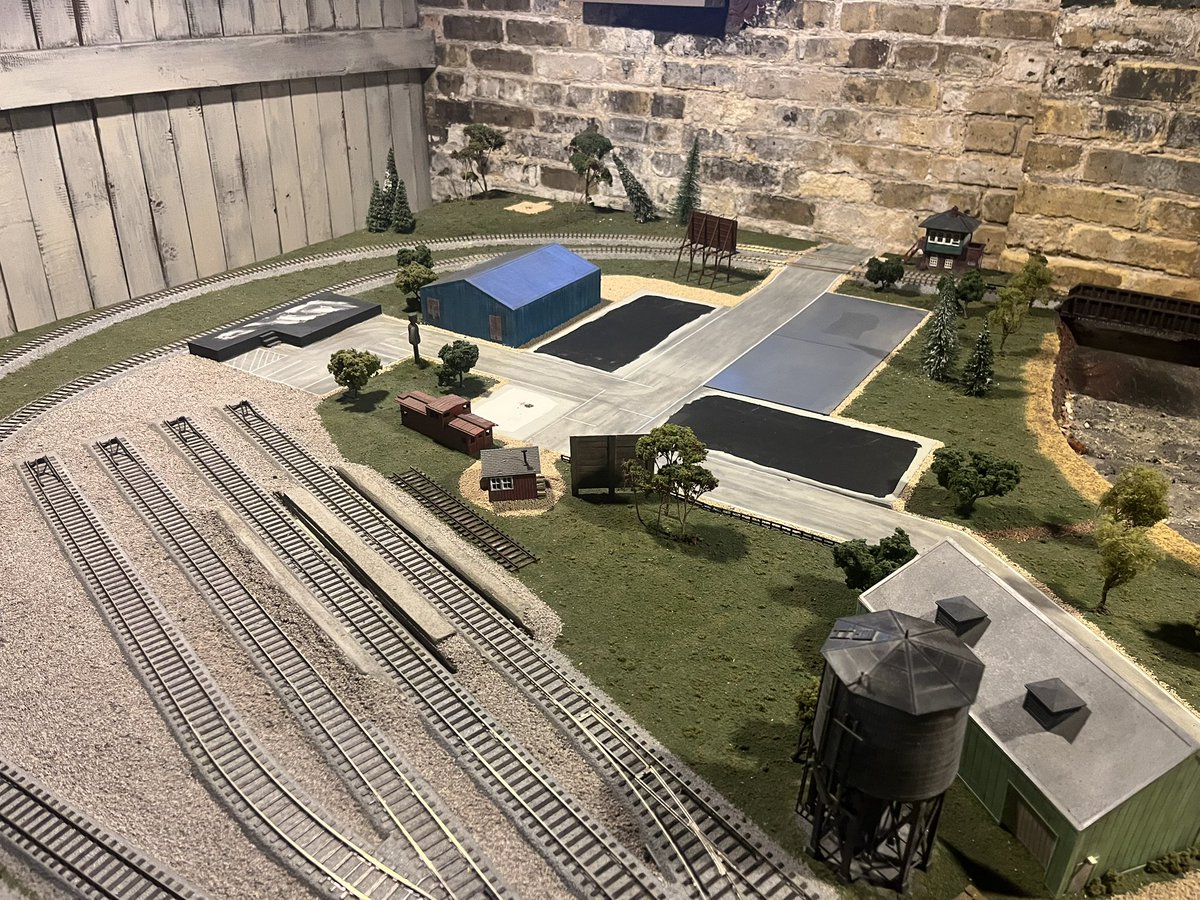 Damn, my layout now looks like a ghost town