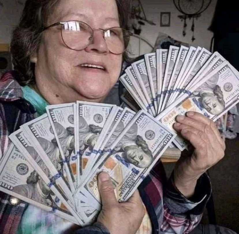 Julieleach869's tweet photo. Cash successfully delivered, please make good use of your wins. #Lottery #trump #winner #Elonmusk.1107 43rd Rd, Long Island City, NY 11101, USA https://t.co/e4QQ2Dfu7G
