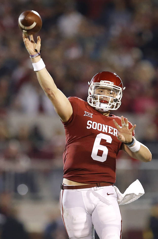URDailyHistory's tweet image. 26 April 2018: #Quarterback Baker #Mayfield of the #Oklahoma #Sooners is chosen as the first pick in the #NFL draft. He was also the first walk-on college #football player to win the #Heisman Trophy. #NFLDraft #OTD #ad amzn.to/2KB7R50