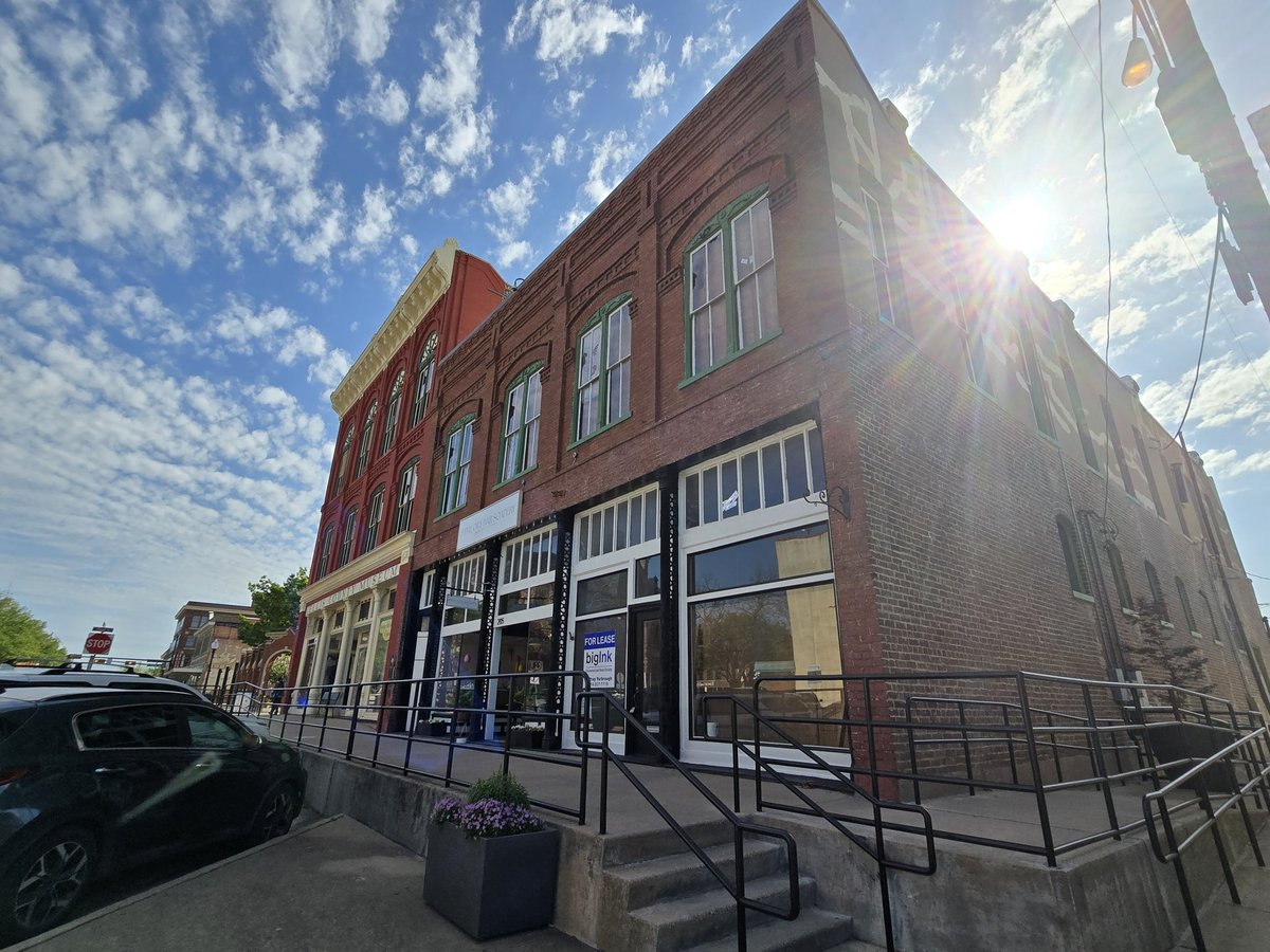 LouisValdez1's tweet image. We made a few stops before my niece&apos;s engagement party in Dallas.  #MagnoliaTable # #WaxahachieTx