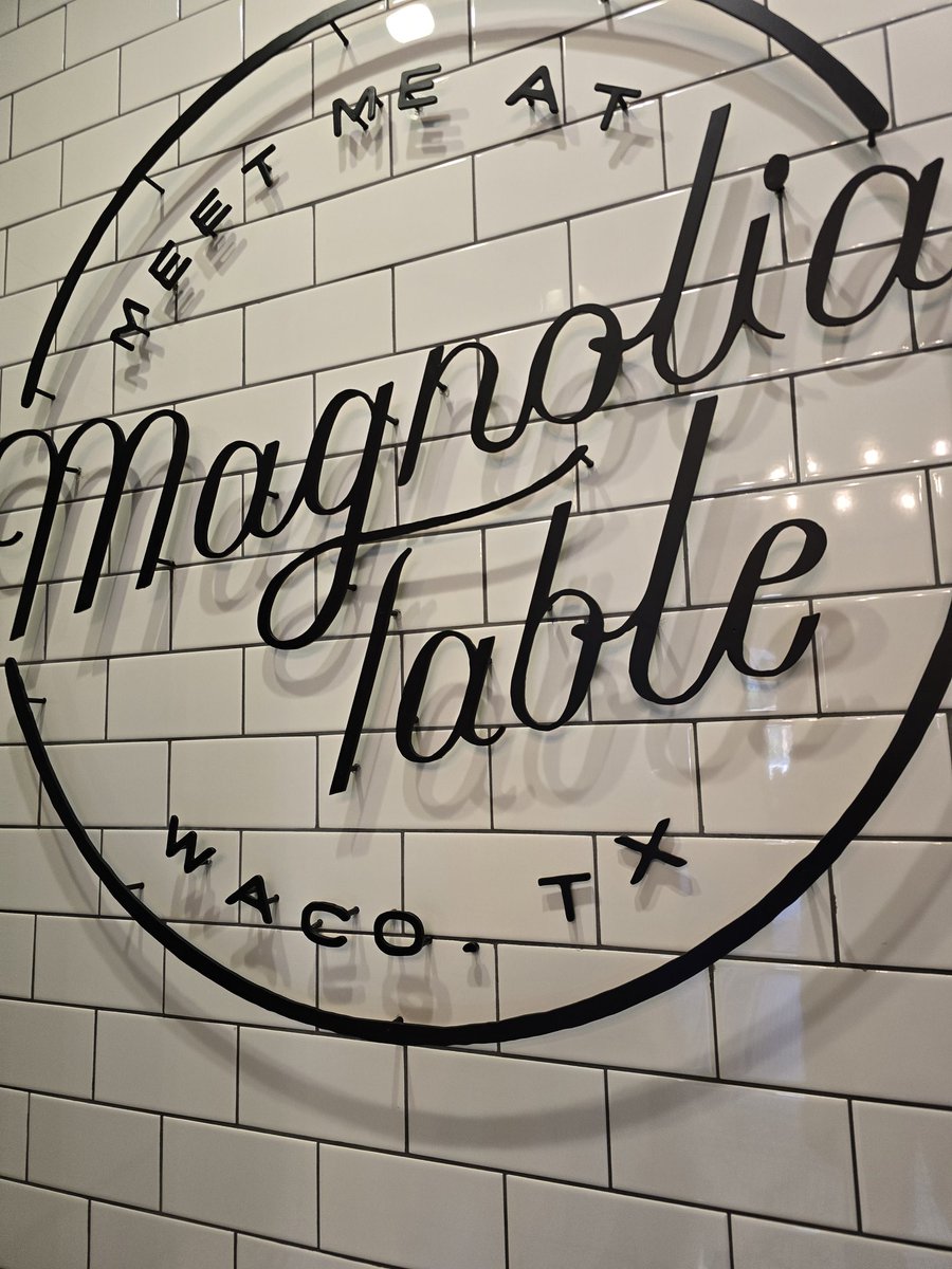 LouisValdez1's tweet image. We made a few stops before my niece&apos;s engagement party in Dallas.  #MagnoliaTable # #WaxahachieTx