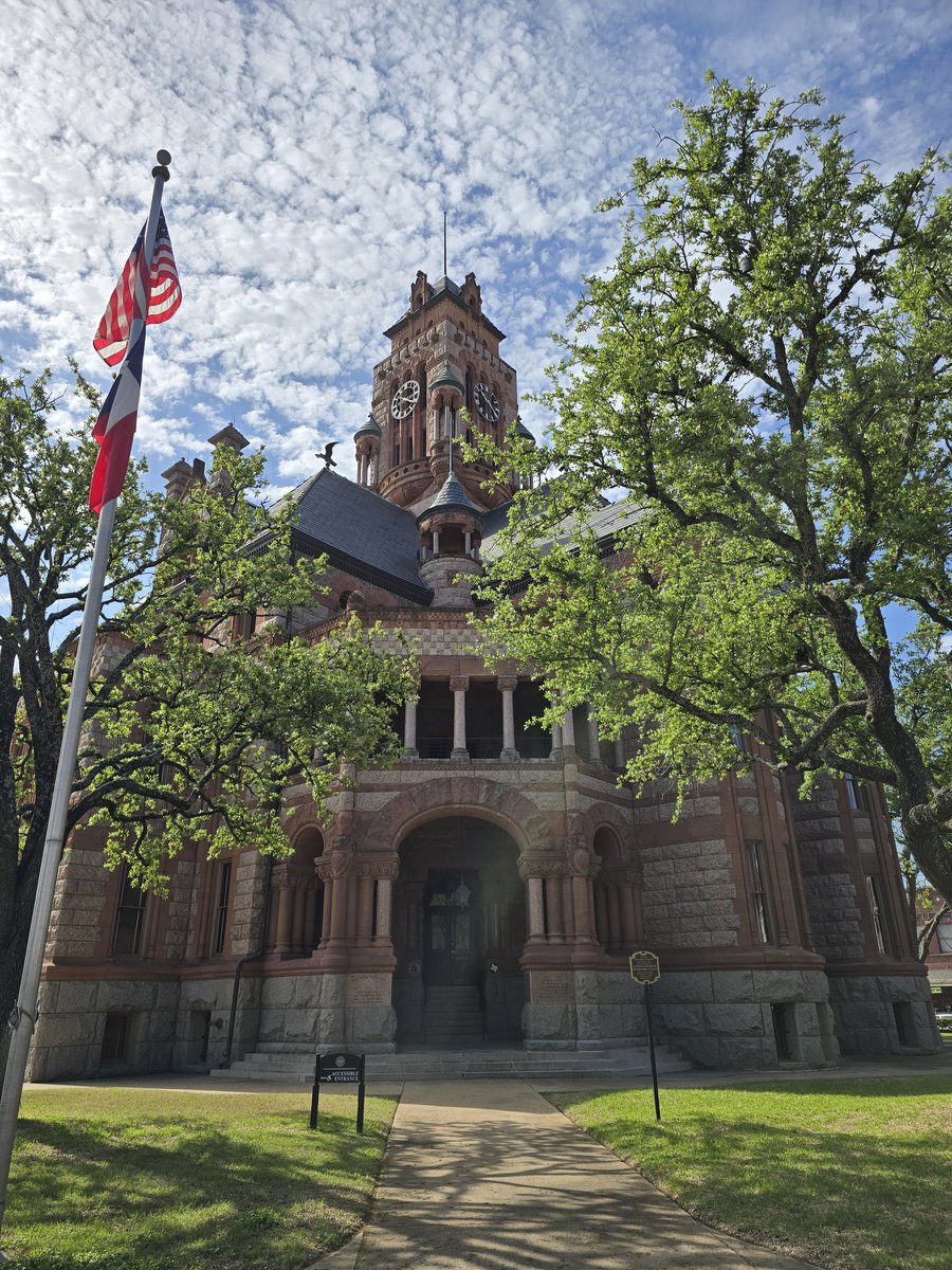 LouisValdez1's tweet image. We made a few stops before my niece&apos;s engagement party in Dallas.  #MagnoliaTable # #WaxahachieTx