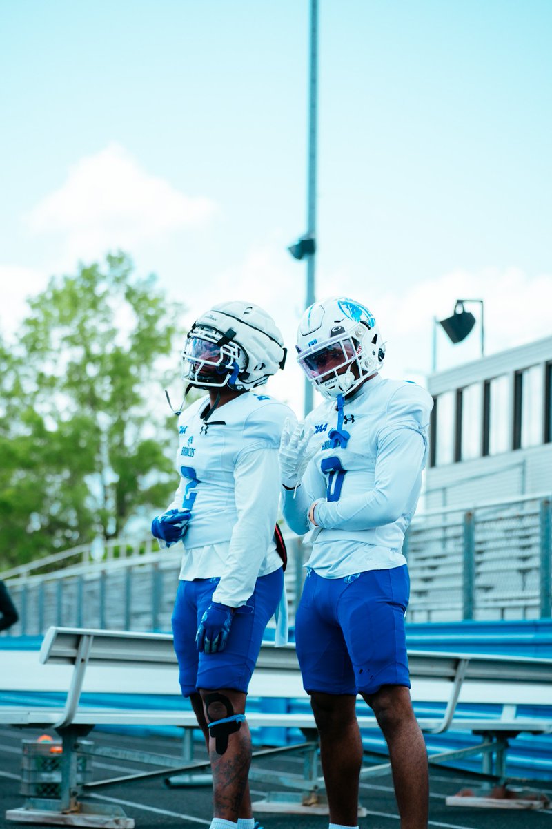 Fsubroncos_fb's tweet image. 𝗕𝗟𝗨𝗘 v. 𝗪𝗛𝗜𝗧𝗘

#springgame | #fsubroncos | #broncopride