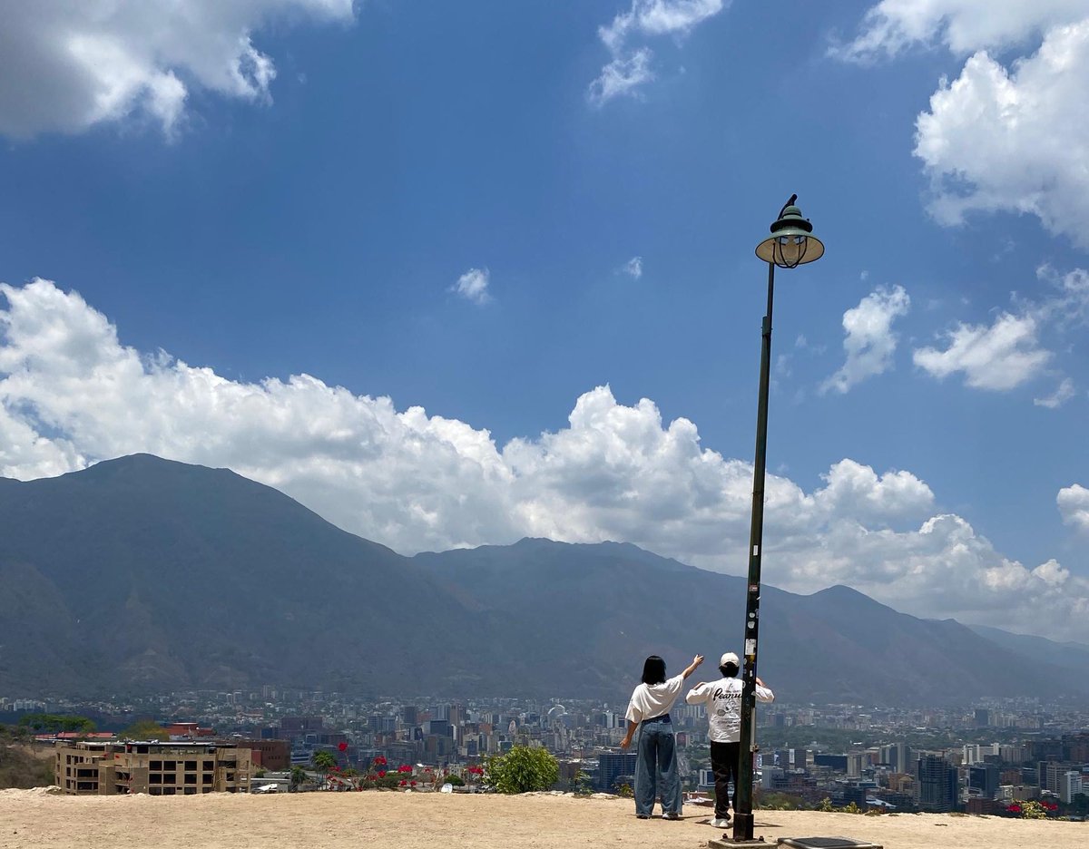 como buena Caraqueña: y este es el Ávila ☝🏻