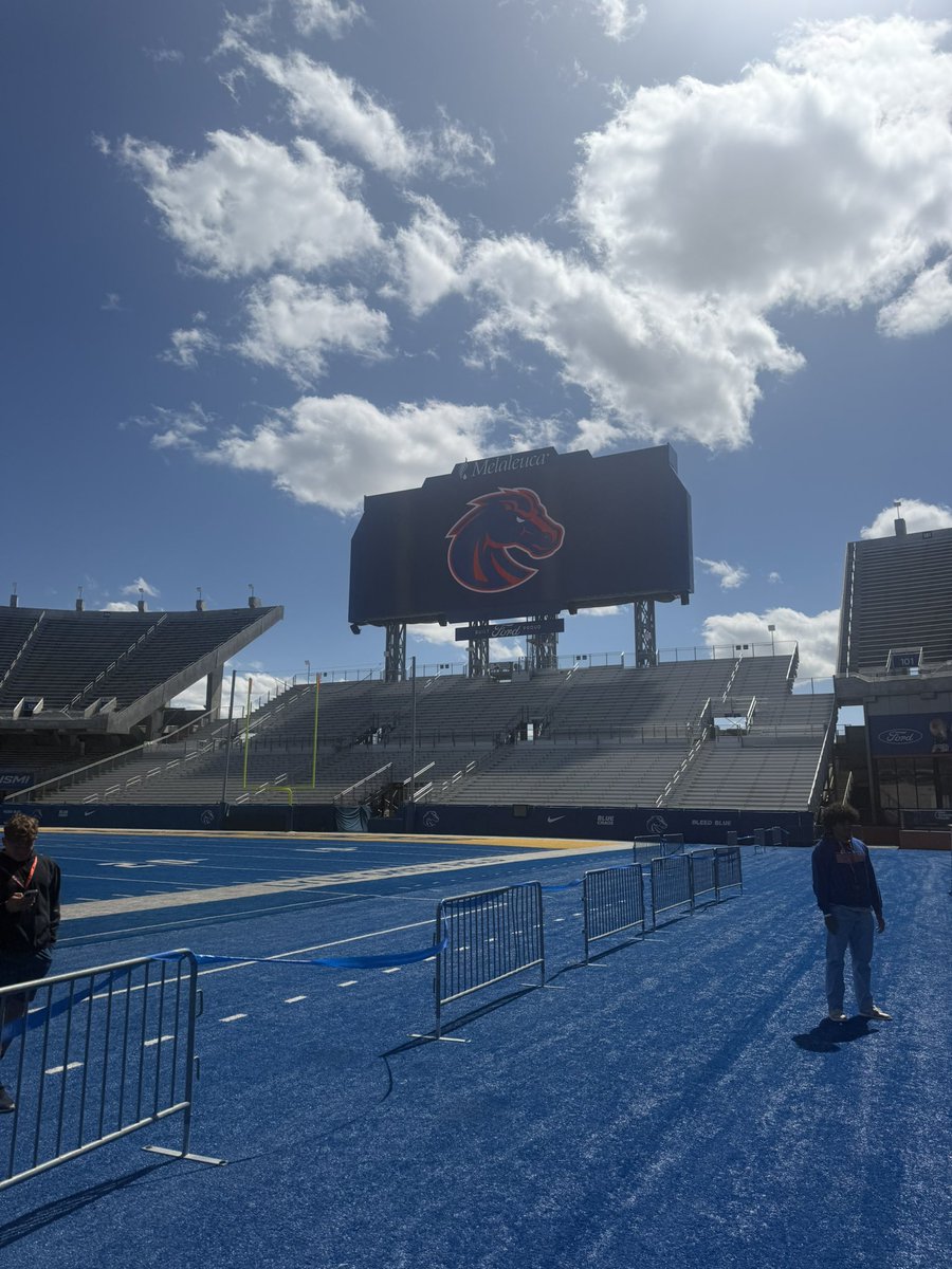 Lucas Hillsten (@lucashillsten) on Twitter photo Enjoyed my time at Boise State and got to learn a ton about the program! Thank you <a href="/Coach_TKeane/">Tim Keane</a> and <a href="/BroncoSportsFB/">Boise State Football</a> for the invite!! <a href="/oclionsfootball/">OC Lions Football</a> <a href="/renczks/">Sháona Renczkowski</a> <a href="/Coach_SD/">Spencer Danielson</a> <a href="/coach_hadac/">Coach Isaac</a> <a href="/CoachC_C/">Charles Collins</a> <a href="/GregBiggins/">Greg Biggins</a> <a href="/BrandonHuffman/">Brandon Huffman</a> Enjoyed my time at Boise State and got to learn a ton about the program! Thank you <a href="/Coach_TKeane/">Tim Keane</a> and <a href="/BroncoSportsFB/">Boise State Football</a> for the invite!! <a href="/oclionsfootball/">OC Lions Football</a> <a href="/renczks/">Sháona Renczkowski</a> <a href="/Coach_SD/">Spencer Danielson</a> <a href="/coach_hadac/">Coach Isaac</a> <a href="/CoachC_C/">Charles Collins</a> <a href="/GregBiggins/">Greg Biggins</a> <a href="/BrandonHuffman/">Brandon Huffman</a>