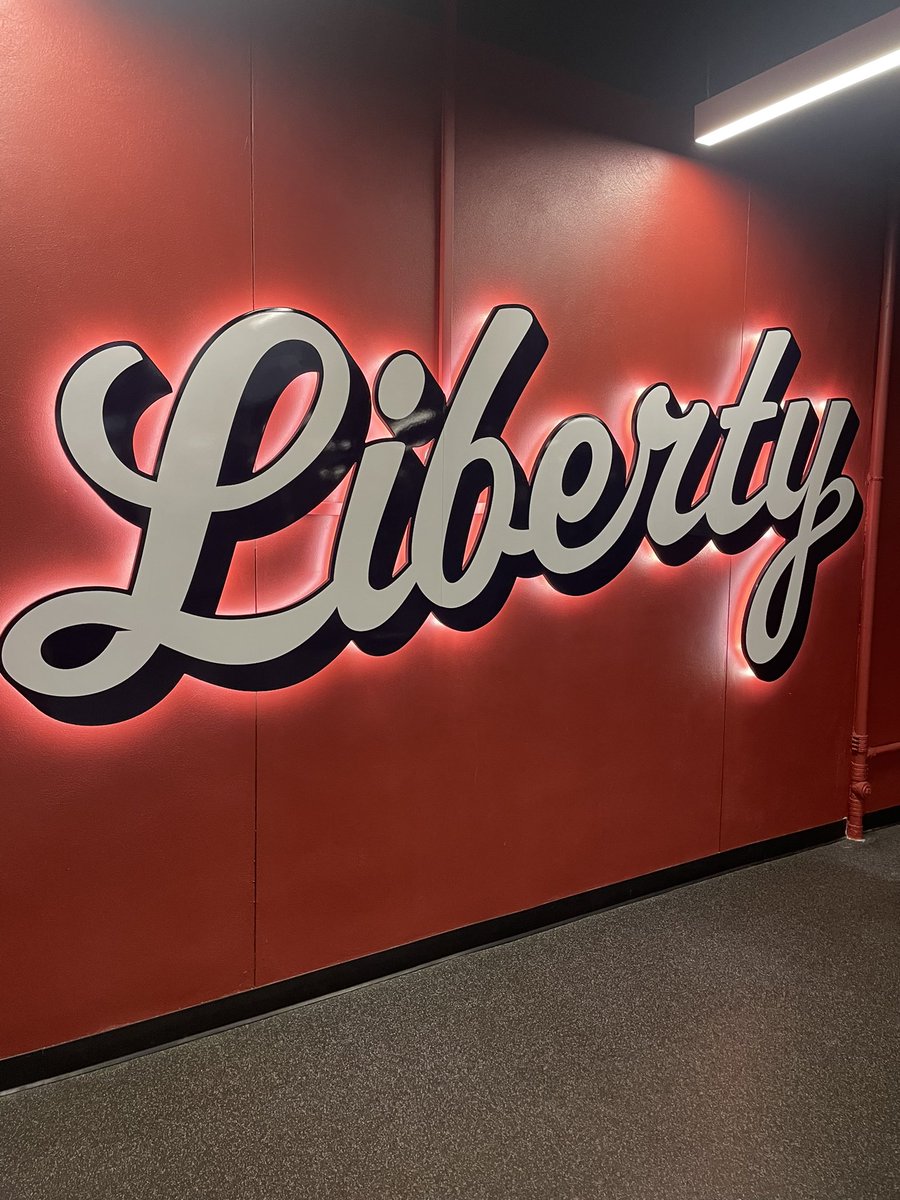 Rob_mac8's tweet image. Grateful to be at @LibertyFootball. Had a great time meeting the coaches. Can’t wait to be back.
@CoachLinam @Bulldog_Recruit @E_clazz @Tony_TDUB