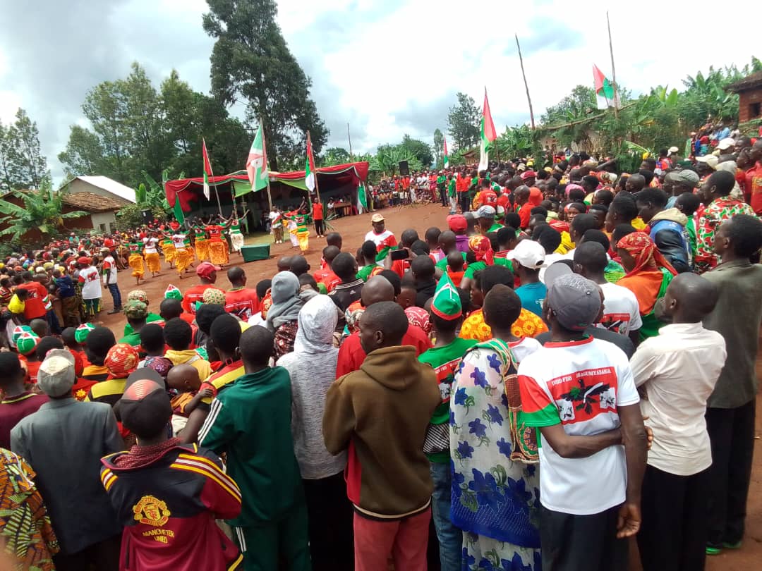 CNDDFDDBugendan's tweet photo. #Bugendana @CnddFdd @Patriote257 2.UBUSERUKIZI BW'UMUGAMBWE CNDD-FDD muri ZONE RWISABI,hamwe n'umukuru w'abakenyererarugamba muri commune Bugendana yagutse https://t.co/xm2YVv5YFZ