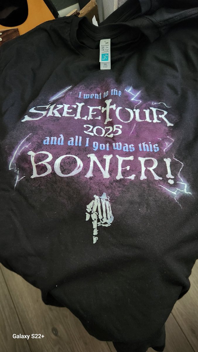 CopiasTaint's tweet photo. I never posted but our tour shirts are in! @skeletass https://t.co/W3SWG1l2oQ