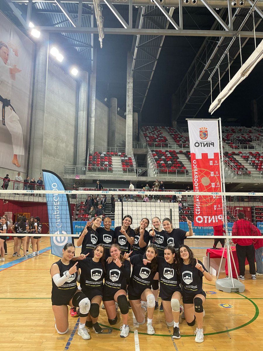 voleibolmadrid's tweet photo. 🏆🏐
¡El Cadete B vence en la Fase Final de Campeones en Pinto y celebra con título el ascenso de categoría!

¡ENHORABUENA, EQUIPO!👏🏻👏🏻👏🏻 https://t.co/EHxNTEYpoP