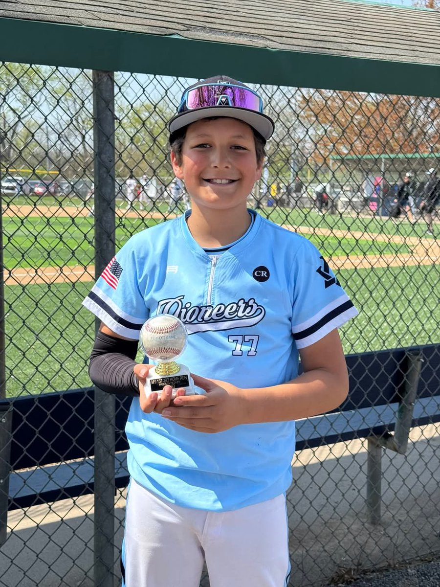 RJRLVKS's tweet image. Great job to @LVPioneersGiam as they won both games at the Royals Rumble tournament today at 3&amp;amp;2 East, 10-2 &amp;amp; 12-8!

Special shout out to Ethan Baker, as he blasted his first career homerun in Game 1!

Bracket play begins tomorrow....

@LeavenworthBas1