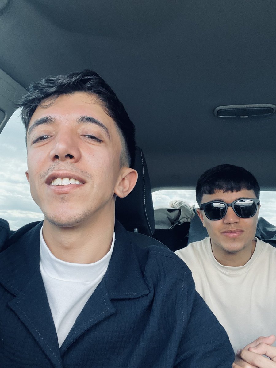 Ad günün kutlu olsun  az da olsa iyki benim abim olmuşsun  kalbi nur abim kabrin nur olsun