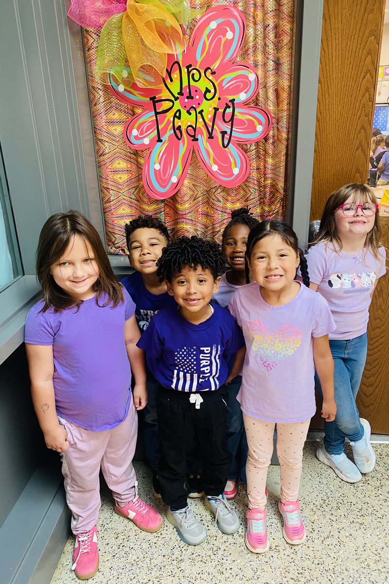 SummerPeavy's tweet photo. Purple up for Military Kids! 💜💜🇺🇸💜💜@HoustonCountySD https://t.co/t9TAK1NqE3