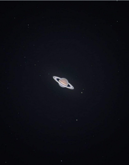 Saturn through a 6-inch telescope.  

📸 danborjaa