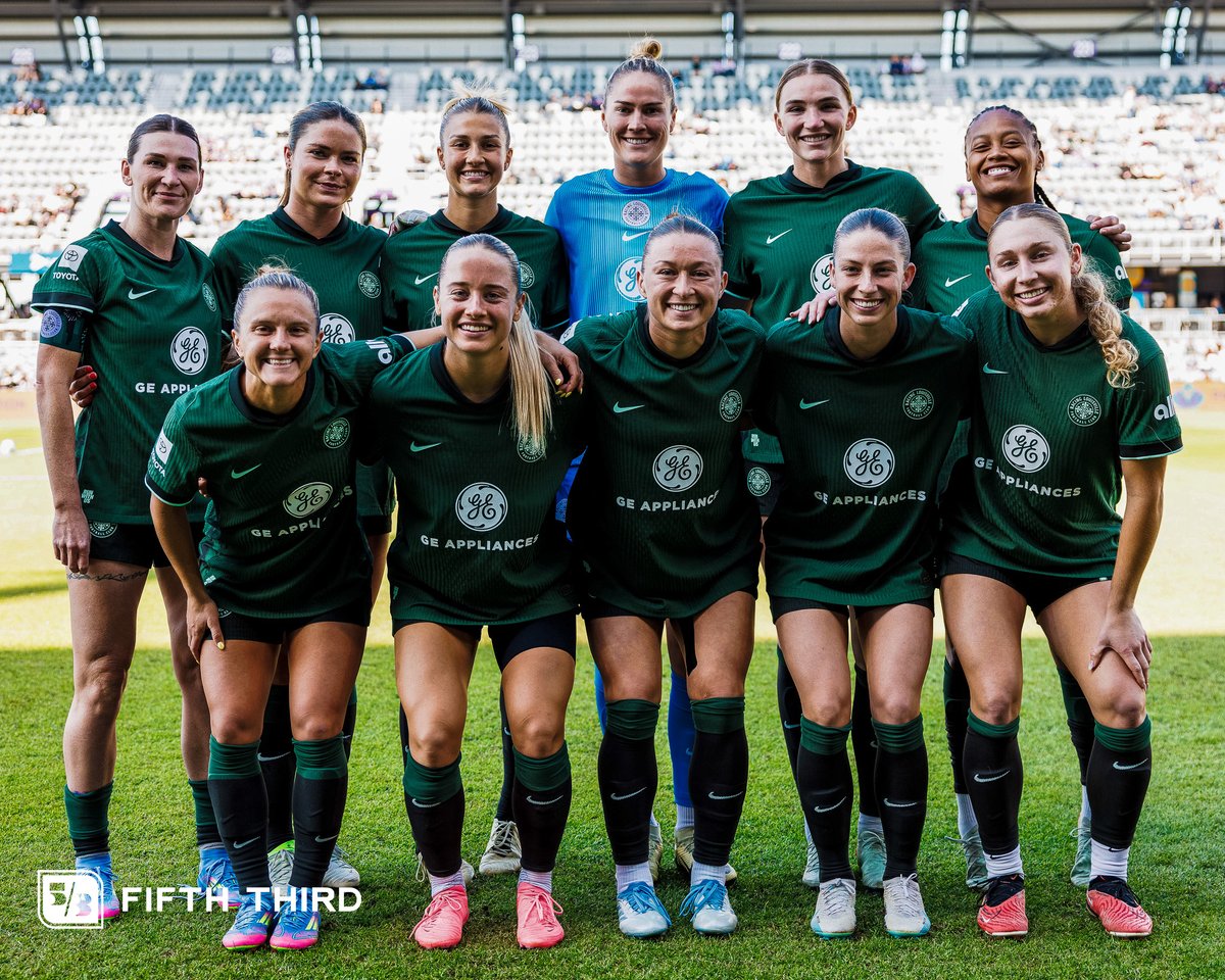 RacingLouFC's tweet photo. #RacingTogether into battle π
#LOUvWAS | @FifthThird https://t.co/Jcn3ArjnFI