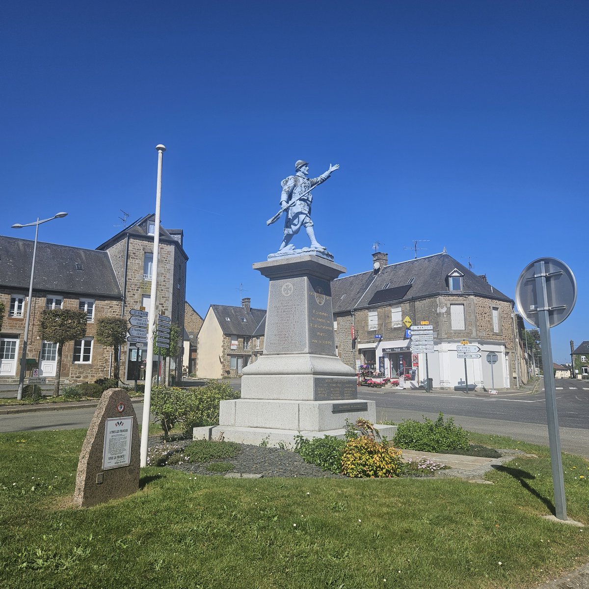 SuzanneinFrance's tweet photo. Some wonderful photos from the beautiful town of Passais-La-Conception from yesterday's numerous viewings in and around this area!

https://t.co/qtrpP4KfhY

 #SuzanneinFrance #ChooseSuzanne #frenchrealestate #france https://t.co/bHcmIxLdkv