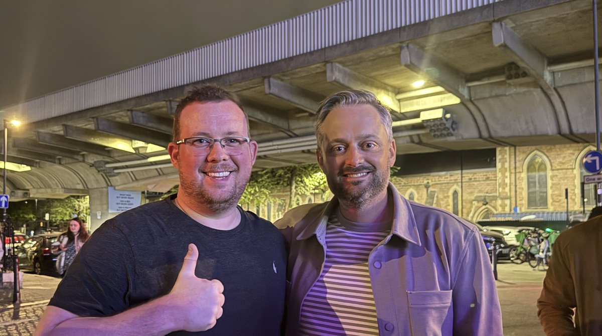 Bloye's tweet photo. @natebargatze 

Nate it was a pleasure https://t.co/w49YaGDowx