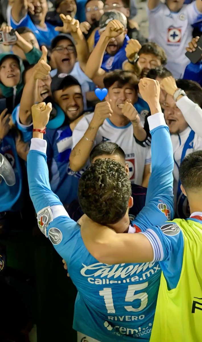 Buen sabado! Voy a regalar $2,000 MXN si Cruz Azul le gana al America en el partido de hoy, entre 10 de mi seguidores que den RT a este post.💙🚂