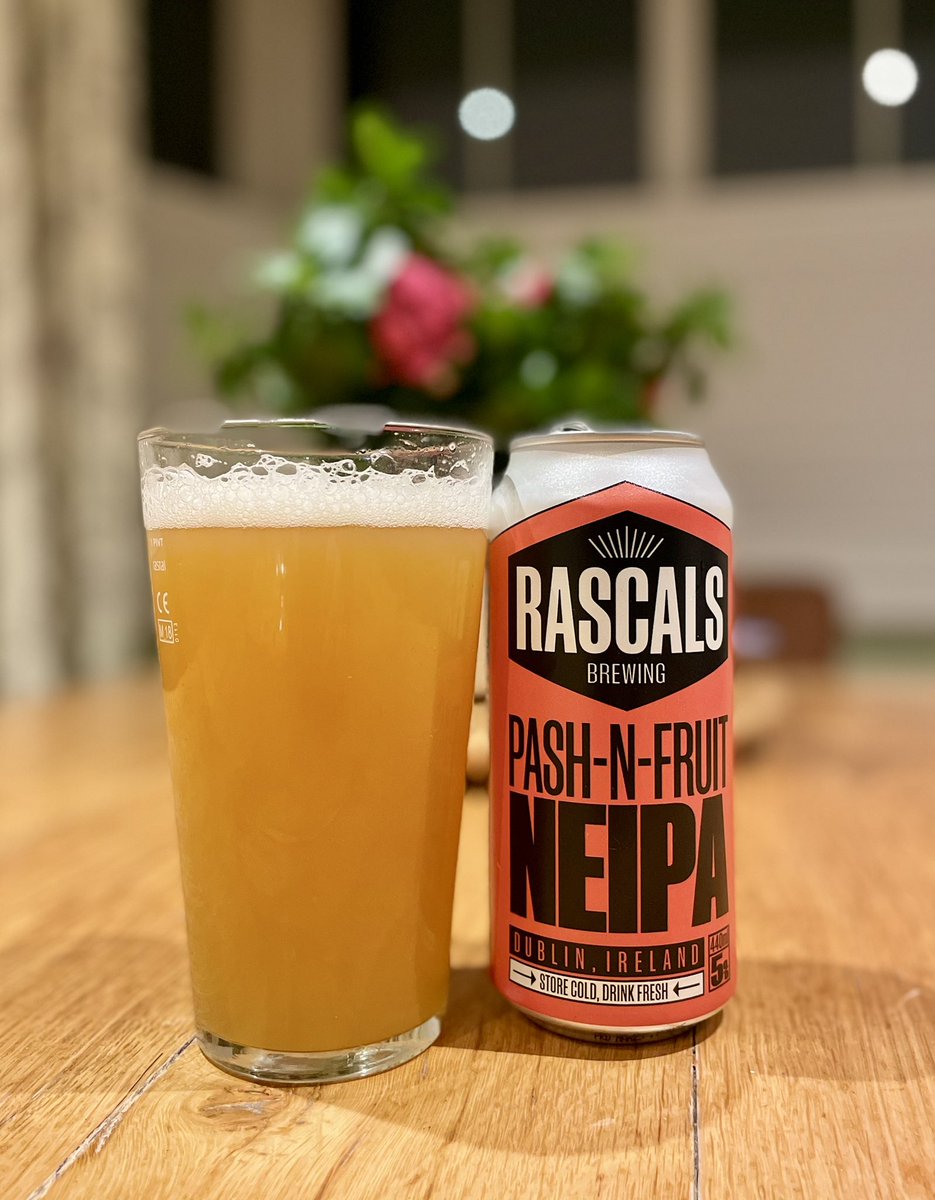 Deliciously fruity and sour — happy Saturday!

#DrinkIrish #CraicBeer #DublinBeer