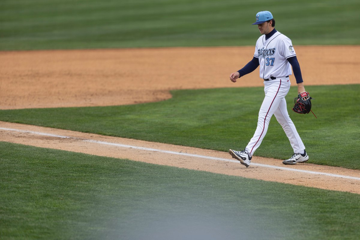 Riley Cornelio's Final Line 🔥

5 IP, 3 H, 1 ER, 1 R, 1 BB, 𝟏𝟎 𝐊'𝐬

A new career high in strikeouts❗️