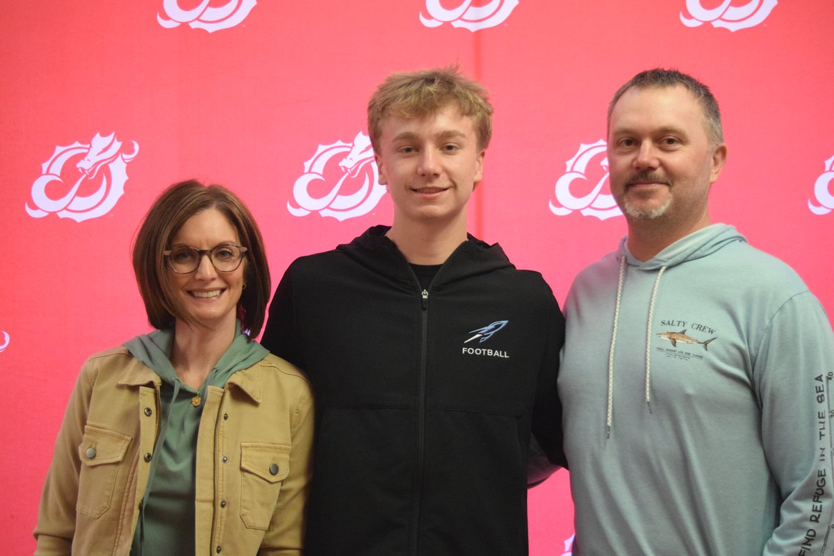 Easton Simon (@eastonsimon_2) on Twitter photo Thank you <a href="/needhamchris_/">Chris Needham</a> for having me out for Junior day. Great to learn more about the Dragon Culture. <a href="/msum_football/">MSUM Dragon Football</a> Thank you <a href="/needhamchris_/">Chris Needham</a> for having me out for Junior day. Great to learn more about the Dragon Culture. <a href="/msum_football/">MSUM Dragon Football</a>