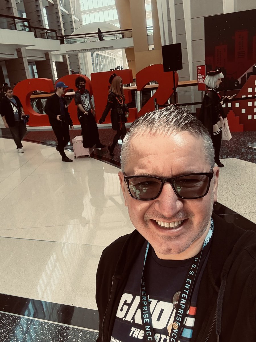 Yilly___'s tweet photo. Good times today at #c2e2 https://t.co/OcT9dxx6w8