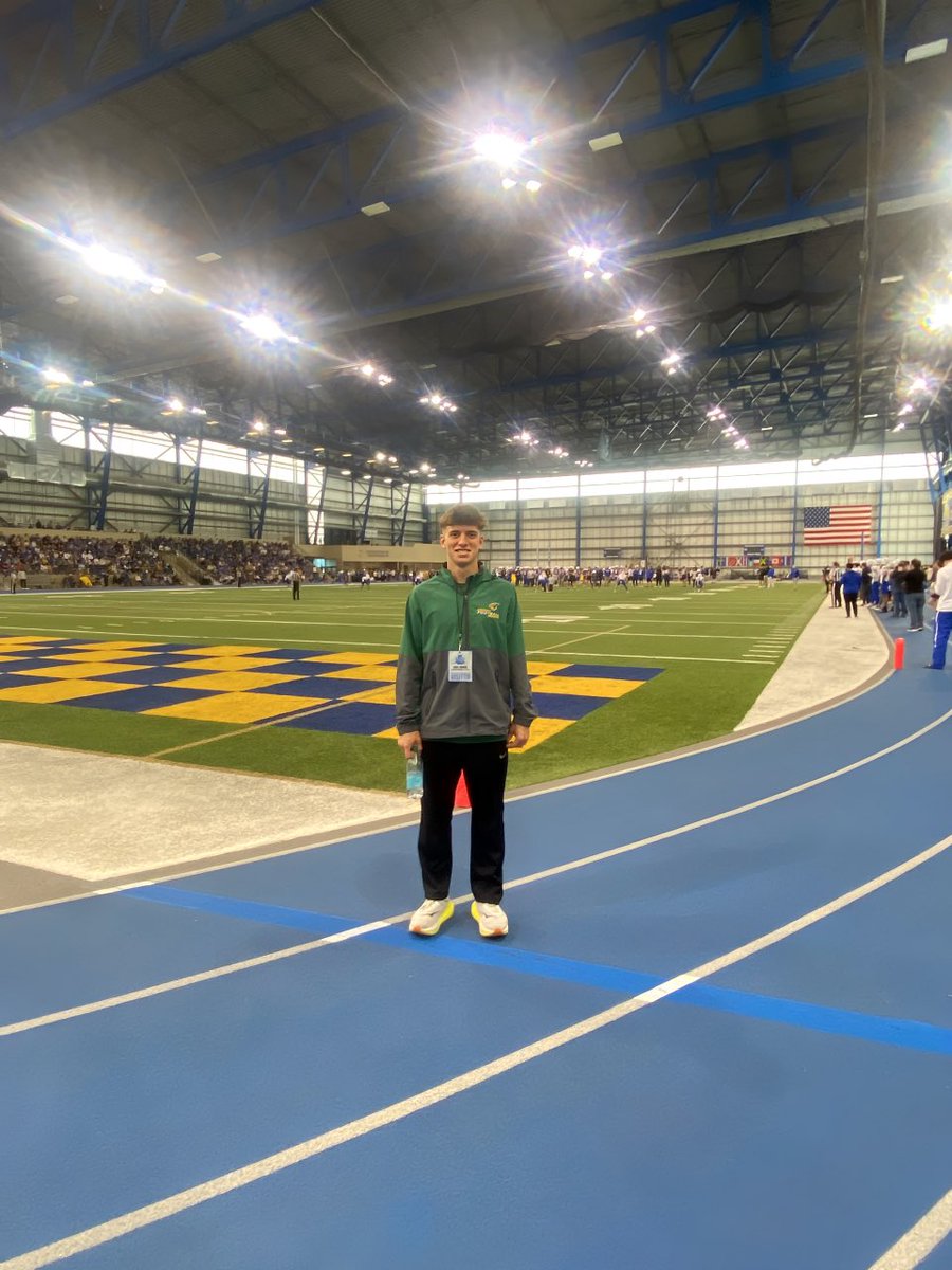 cole_hofer's tweet image. I had an awesome visit today with @GoJacksFB ! Thank you for having me! I can’t wait to be back in Brookings!! @Coach_Bergy @CoachMcLin @CoachDtjackson
@BobcatFB