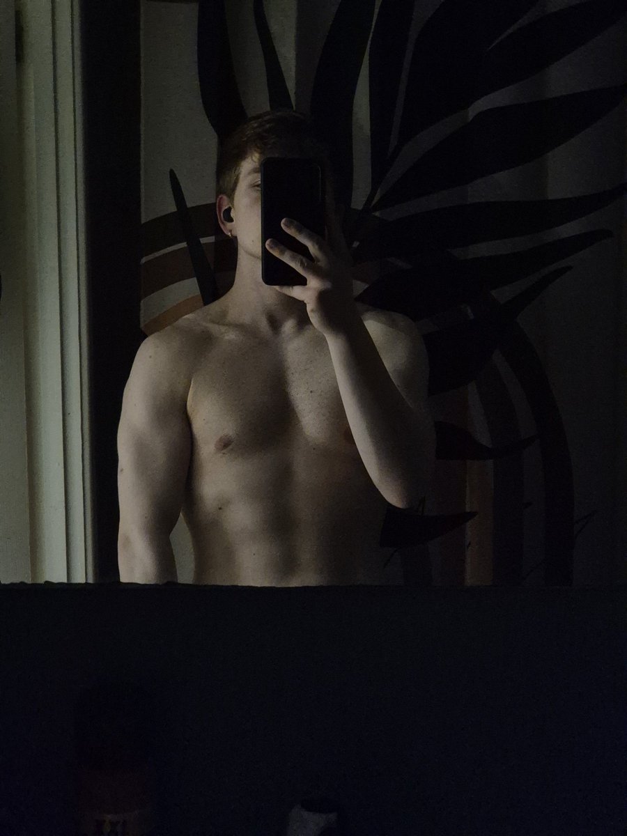 queer4n's tweet photo. @shockC_ building a healthy relationship w fitness literally saved my life https://t.co/tJZ587jw0f