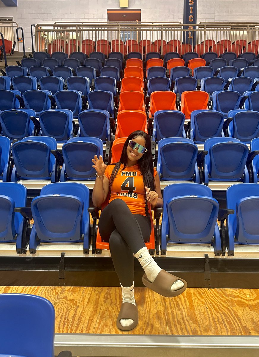 giannaediaz's tweet photo. After MUCH consideration between offers, I am SO beyond blessed and excited to announce my verbal commitment to @FMUFlagFootball !💙🧡🦁 #FMU2025 @CoachBLeeJr @coachemartin @BokeyFlagFB @BokeySports @shsnoles https://t.co/5pLboZbuuQ