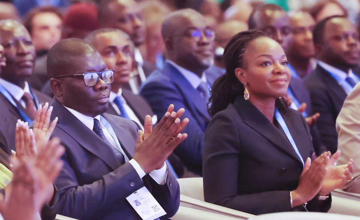 Cina Lawson tweet media