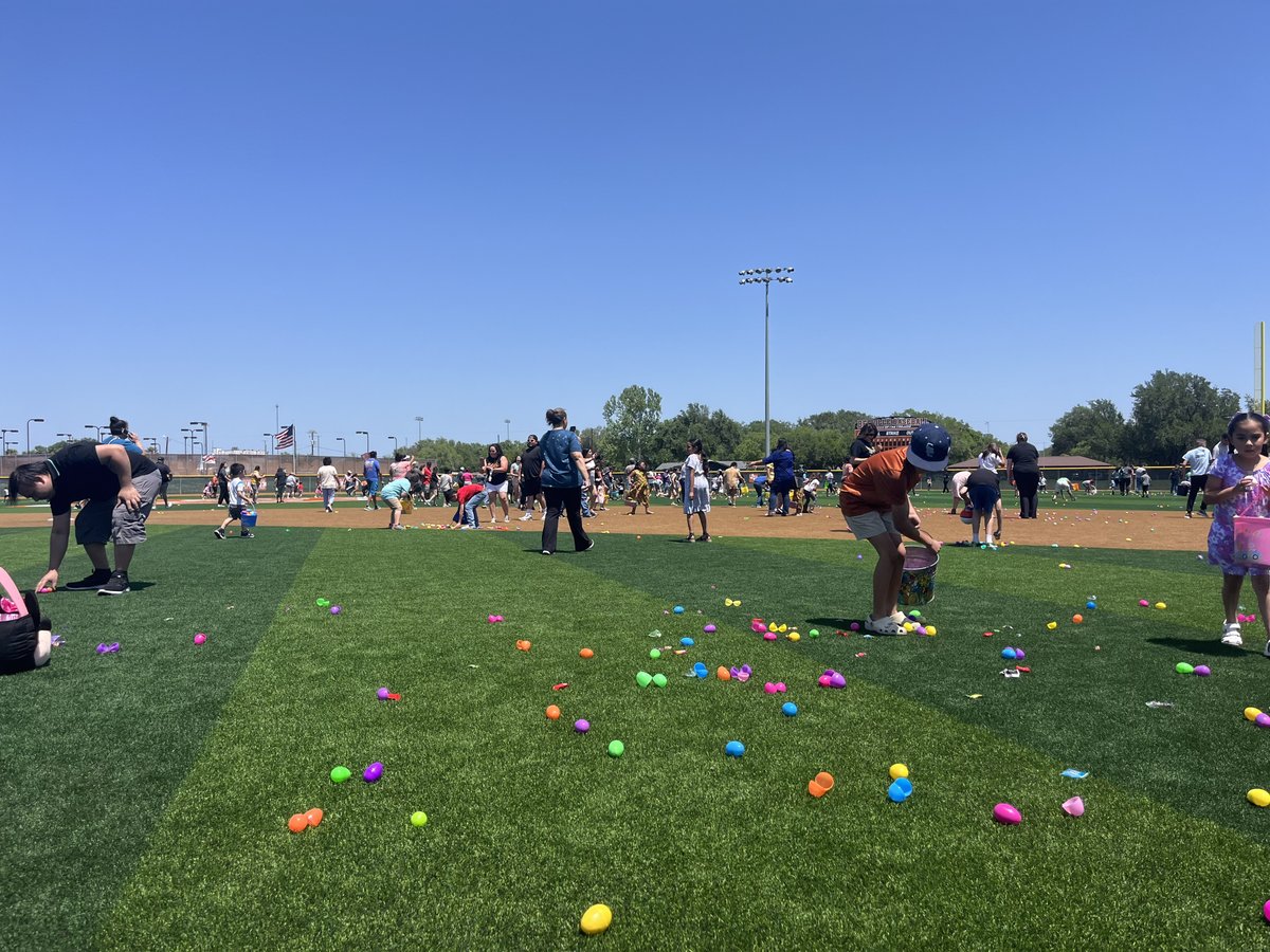 BeevilleISD's tweet photo. Thank you to everyone in our community who joined us for today’s Community Easter Egg Hunt!
We especially want to thank the ACJ Baseball Team, the ACE Program, and Coach Vasquez for their incredible help in hosting this event. We couldn’t have done it without you!
#BEEtheHERO https://t.co/DyQaG9xAux