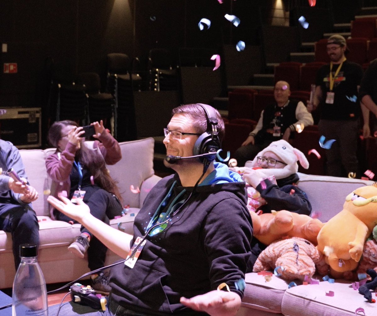 What’s this?  It’s the end of night 2 and we’ve hit a major milestone: 100.000 NOK total raised for Norges Blindeforbund!  Thank you so much to everyone who helped make this happen!