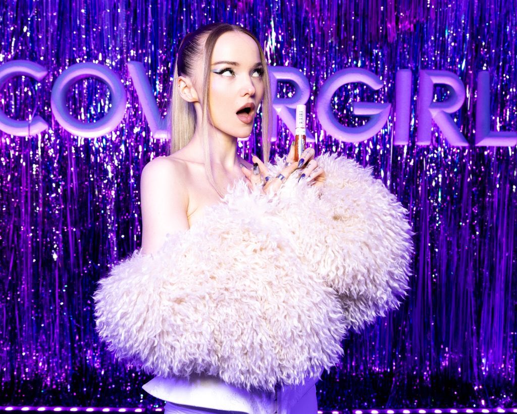 DoveliesLatam's tweet photo. 📸 Dove Cameron en el evento organizado por NYLON House. https://t.co/2BCQhelKSa