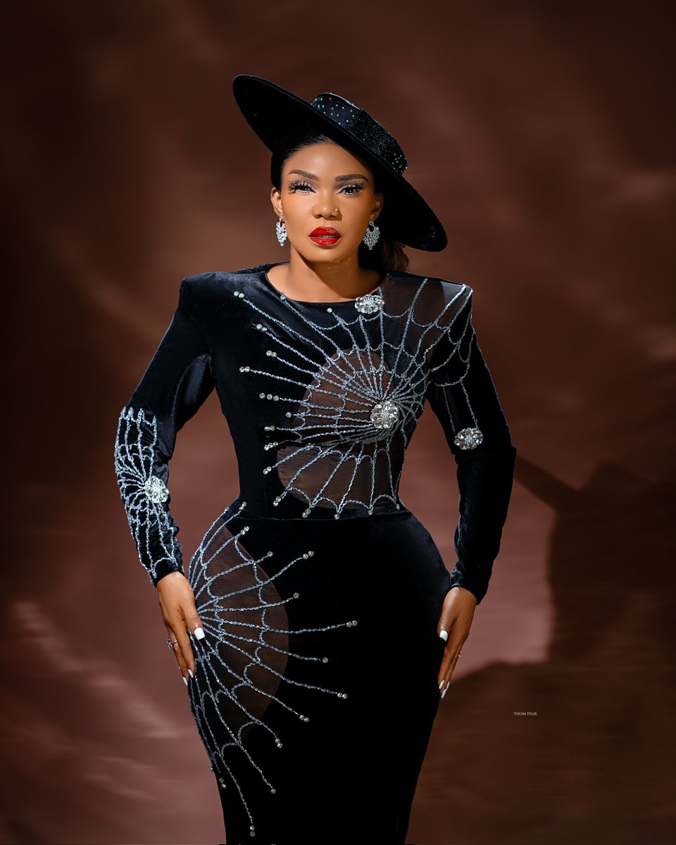 iyaboojo_'s tweet image. Abuja stands still for @obi_cubana @50 🖤
.
My beautiful dress @mubrikluxury

#fashion #Labakeolododo